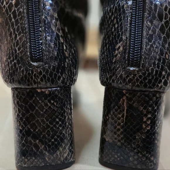 ZARA, LADIES PYTHON BOOTS SIZE 40 EURO 9.5 US - Picture 5 of 10